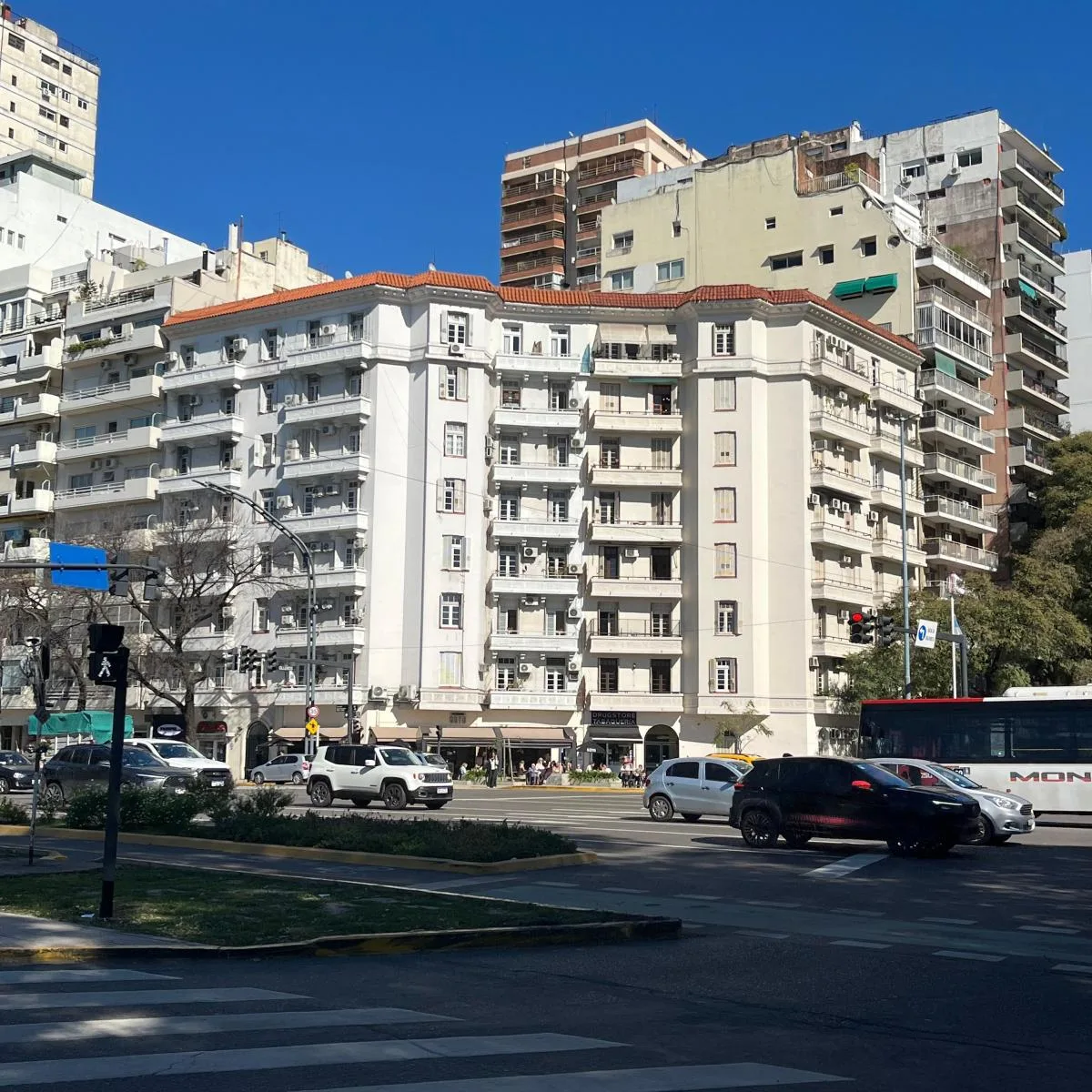 Apartamento de 3 ambientes de frente em Palermo com 80 m² totais