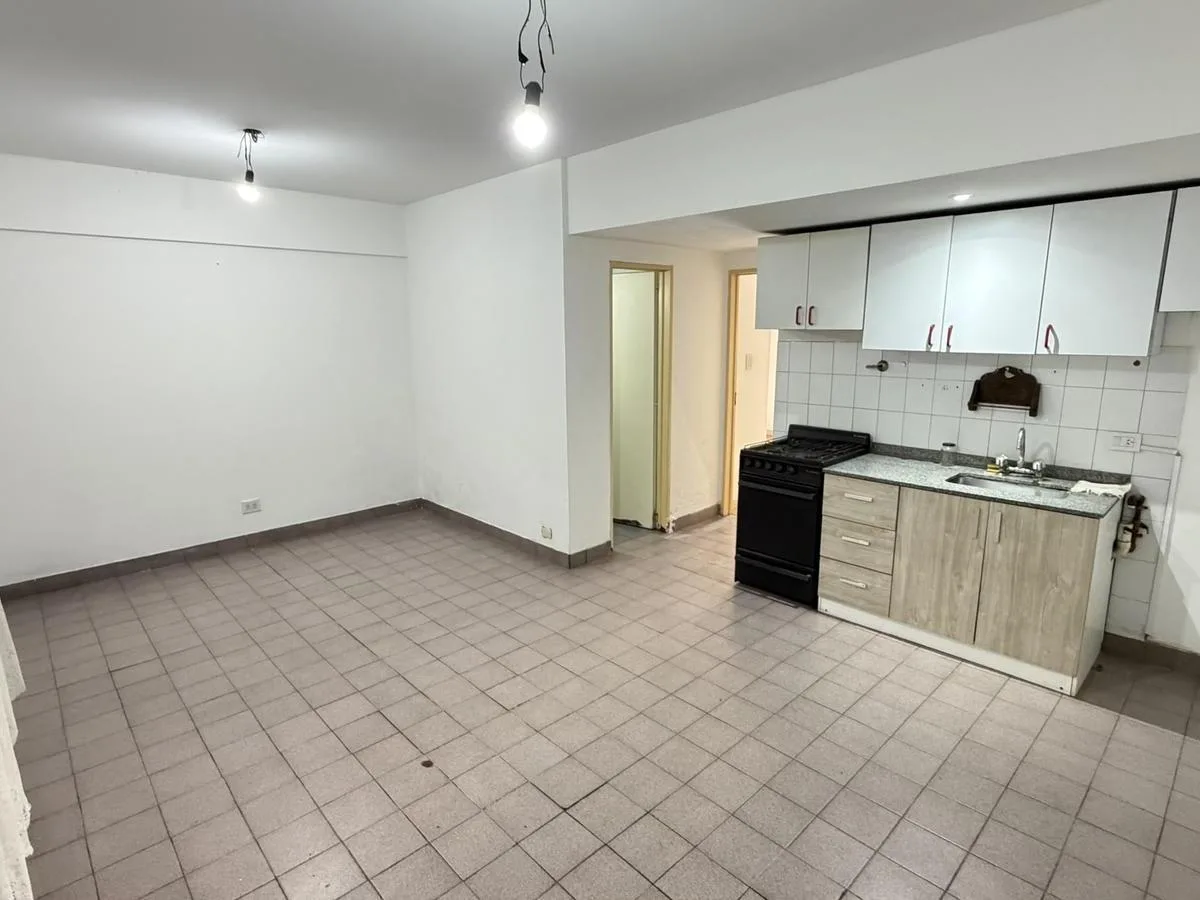 Apartamento de 2 ambientes com 1 quarto no Lanús Oeste