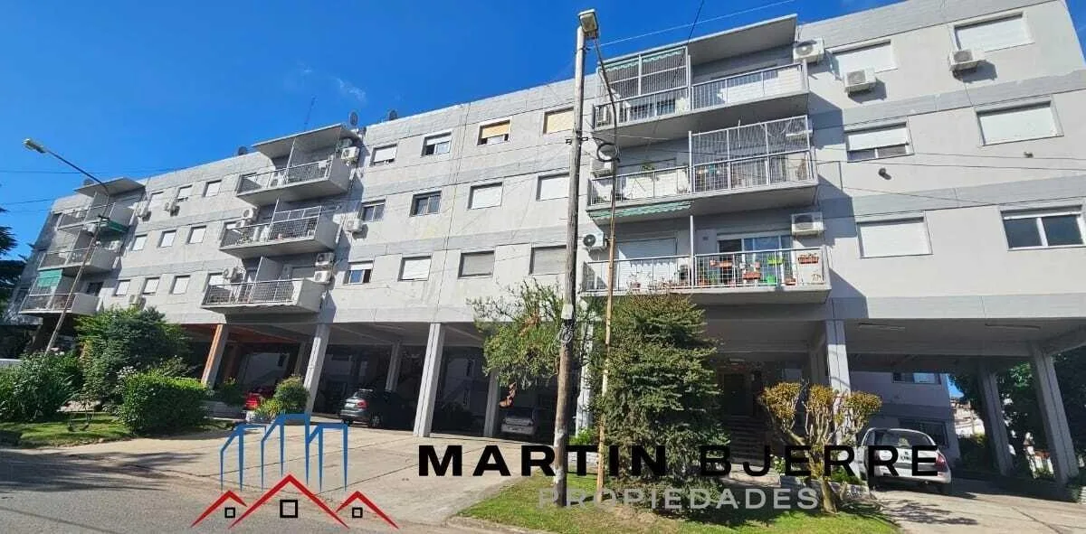 Three-room apartment with 2 bedrooms in Barrio Alas, Ciudad Evita