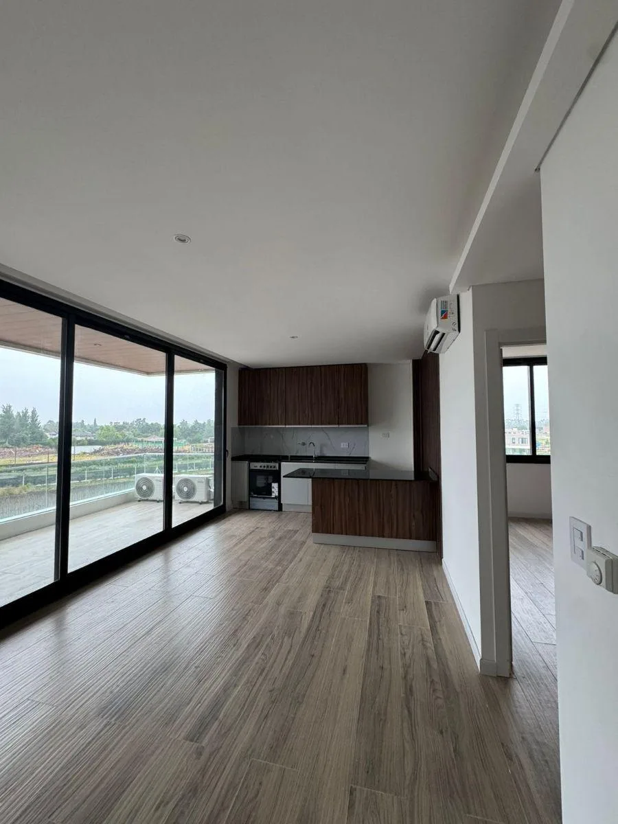 Unfurnished studio apartment with balcony and parking in Canning, Via Vento