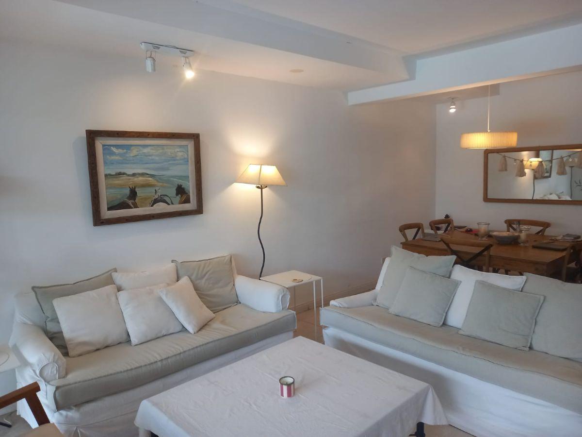 Дом с 3 спальнями в Beccar, в закрытом квартале рядом с рекой