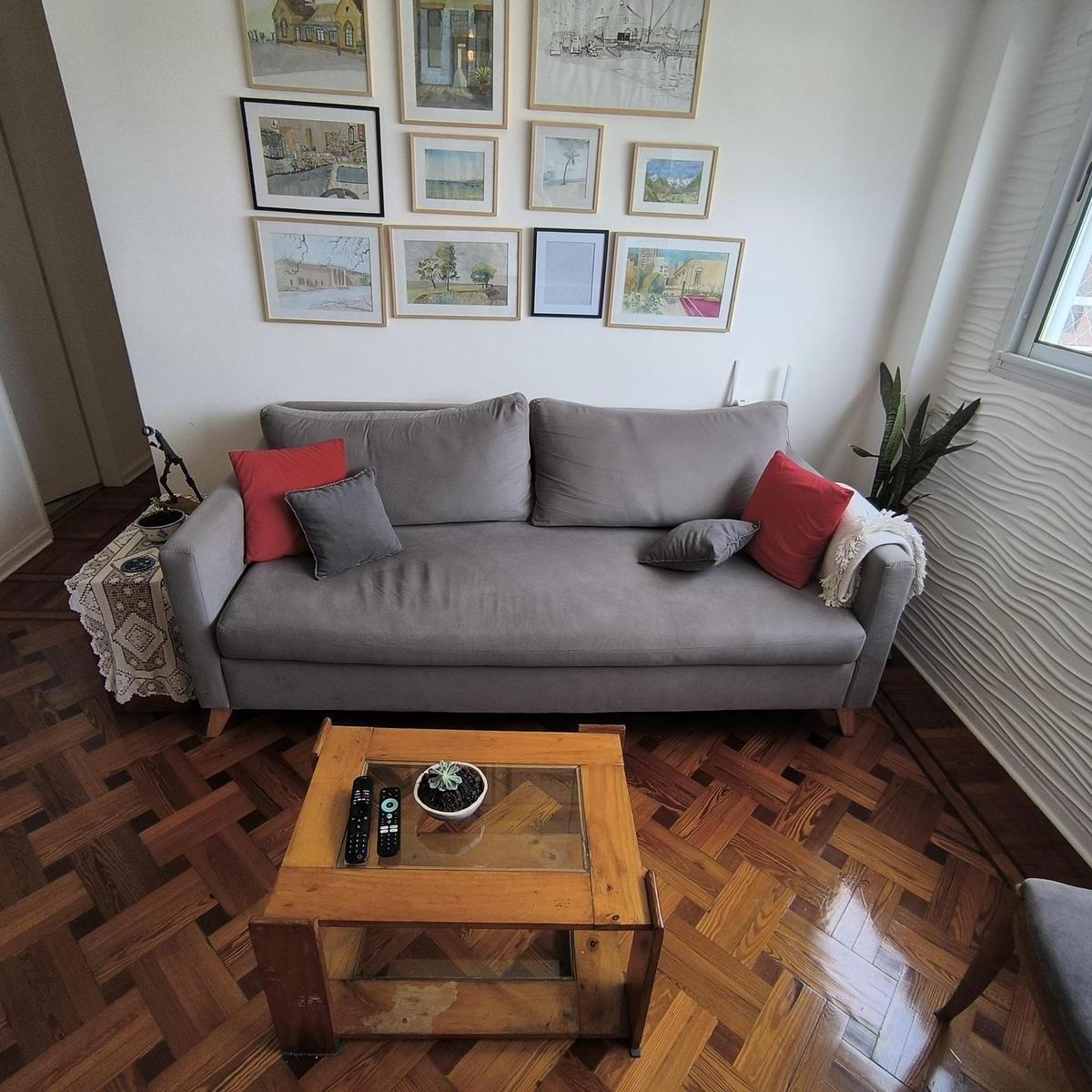 Furnished three-bedroom apartment in Núñez