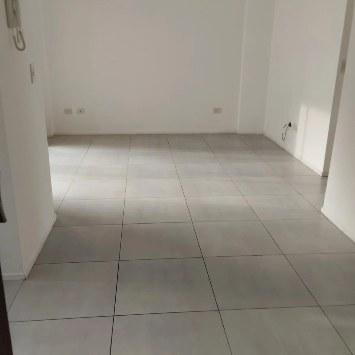 Apartamento de dois ambientes com vaga coberta em Villa General Mitre