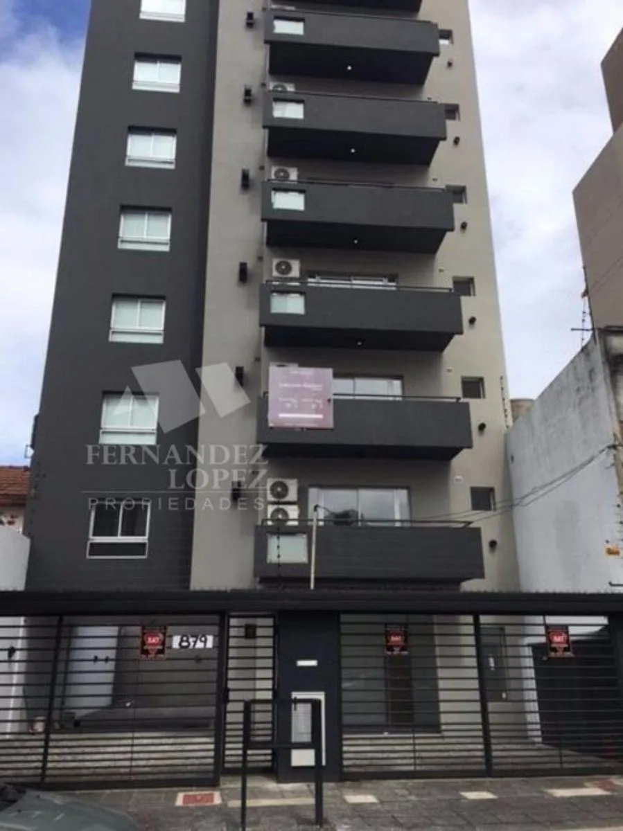 One-bedroom half-floor apartment in Quilmes