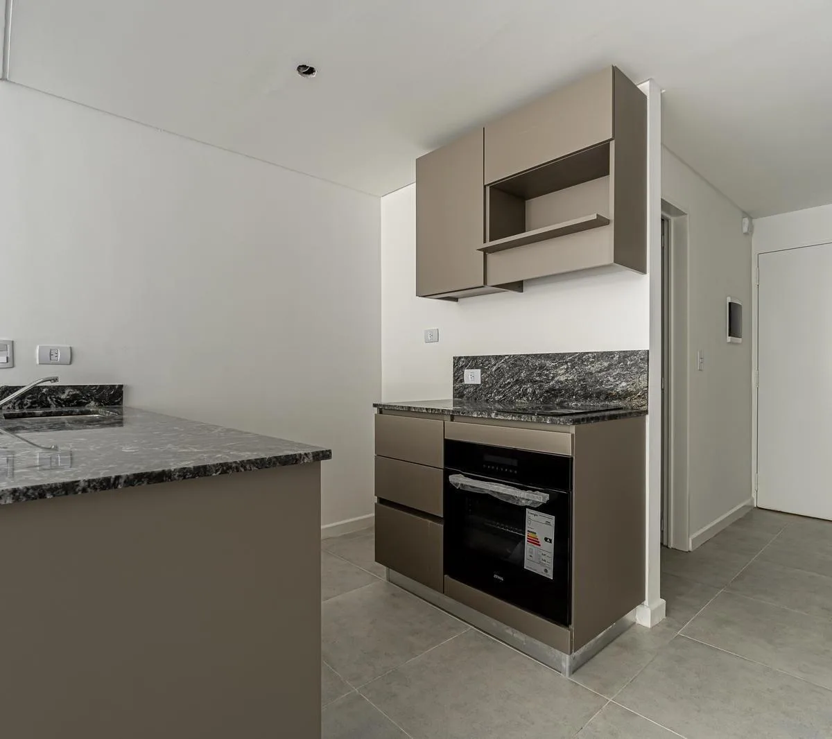 Street-facing studio apartment in Belgrano