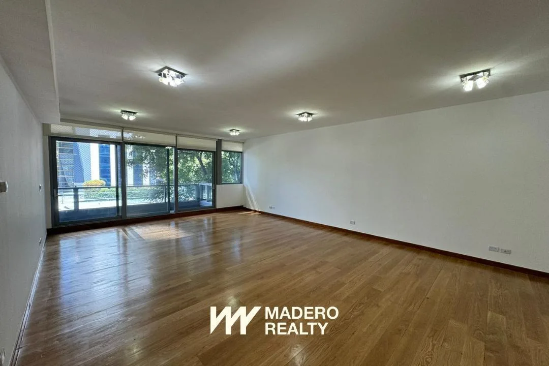 Apartamento de três ambientes com dependência em Puerto Madero