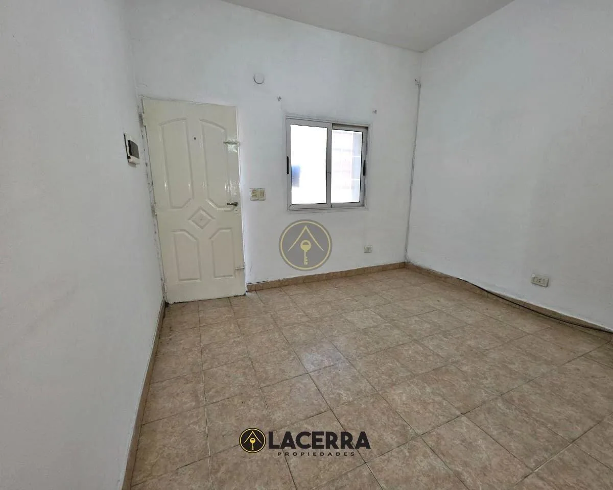 Three-room apartment with patio in José León Suárez