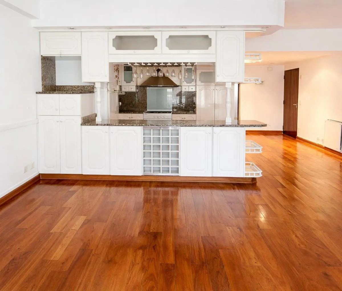 Ground-floor two-bedroom apartment in Victoria