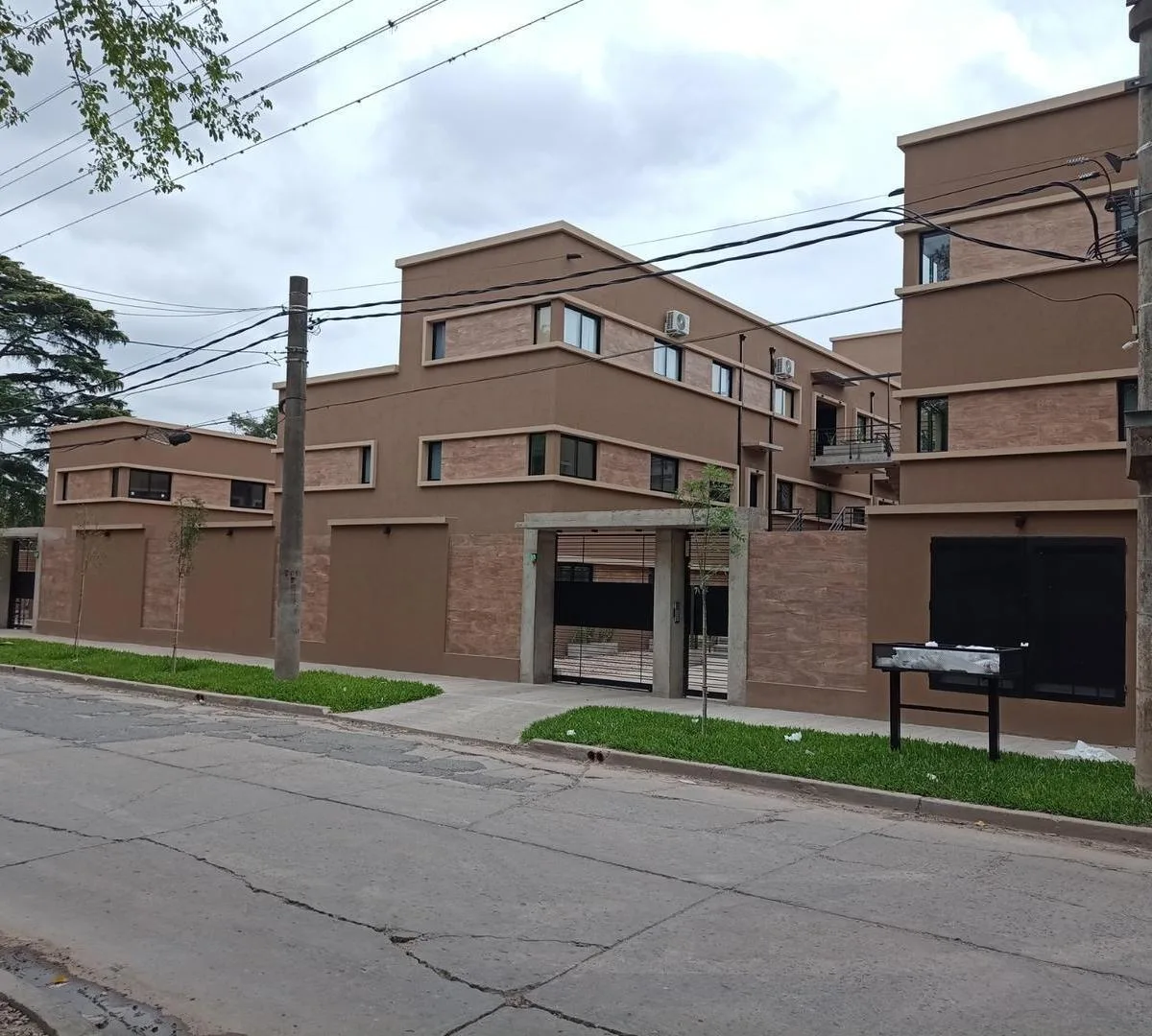 Casa Pb C/cochera Complejo Bufó Bouchard Moreno Alquiler