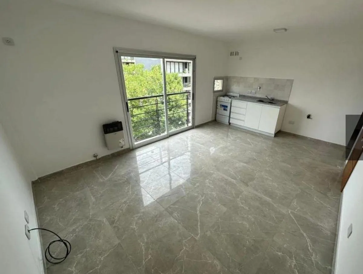 Apartamento de 2 ambientes com 1 quarto em Morón