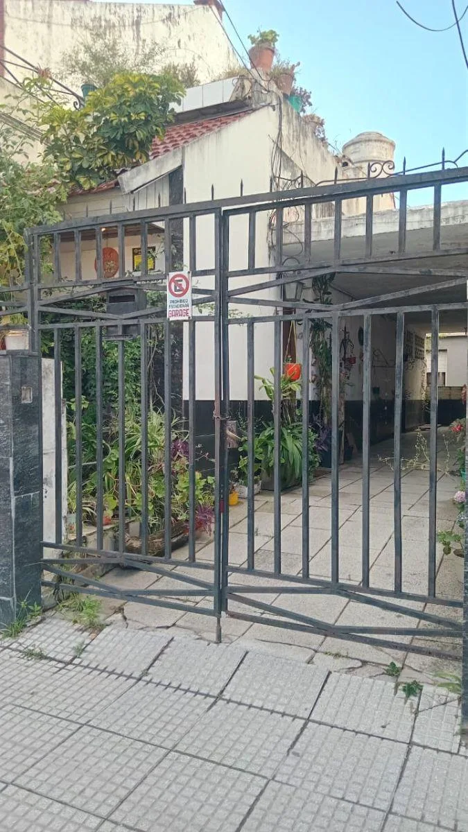 PH Dos Ambientes con 2 Patios y Terraza. en Villa Lugano