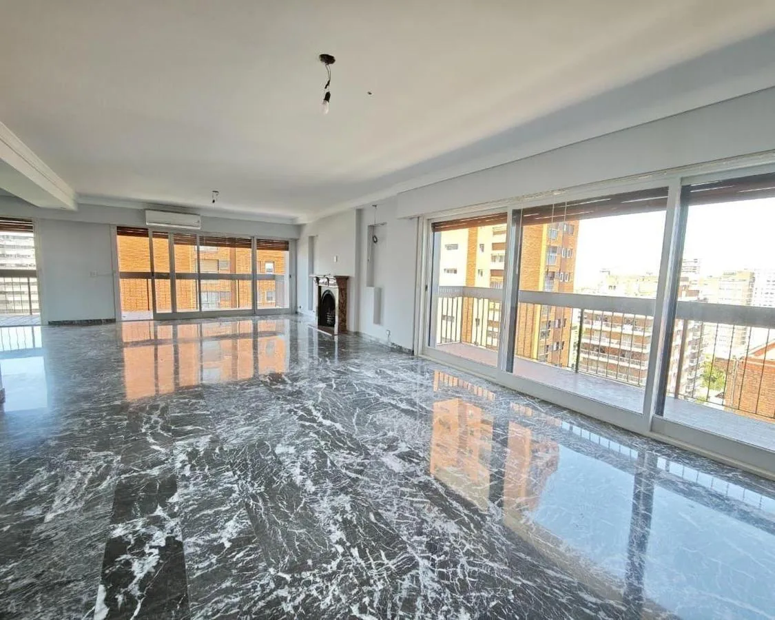 Apartamento de 4 quartos em Belgrano com 5 ambientes, varandas e vaga de garagem