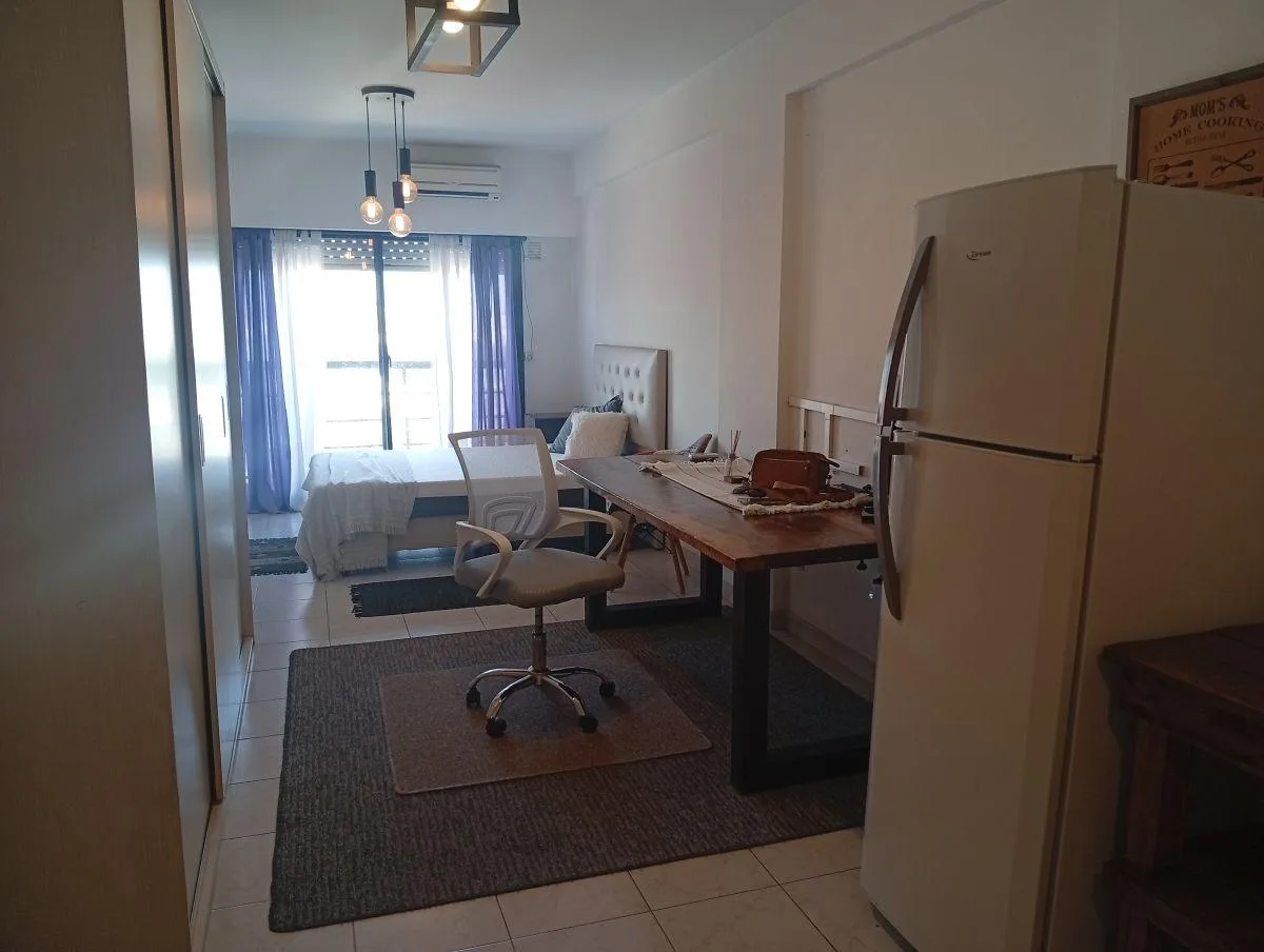 Monoambiente amoblado con balcón en Villa Crespo