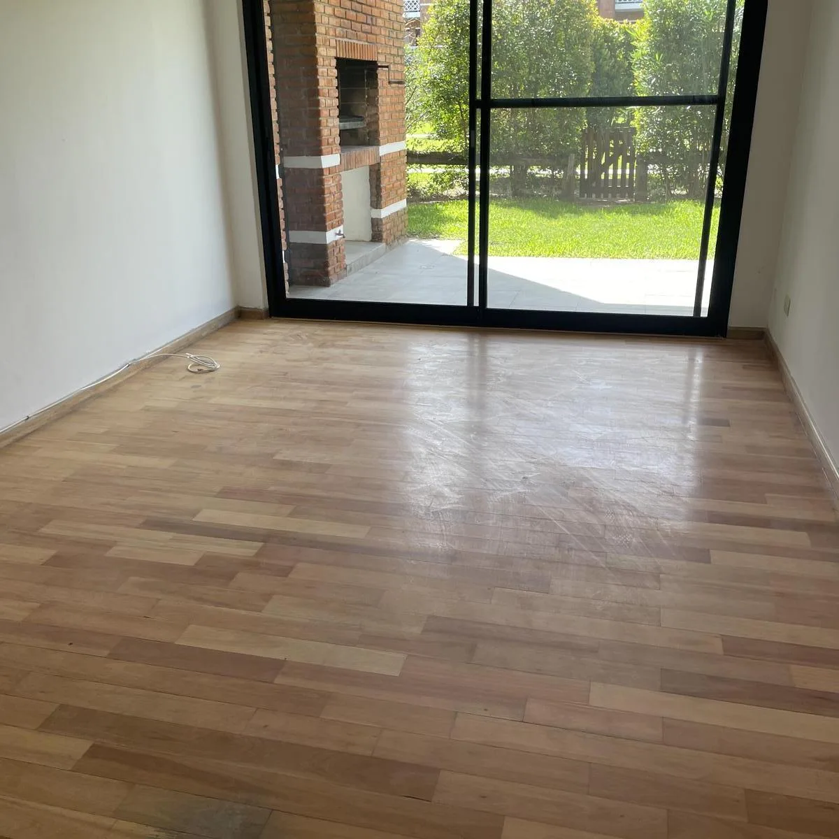 Departamento de 2 ambientes con jardín en planta baja en San Isidro