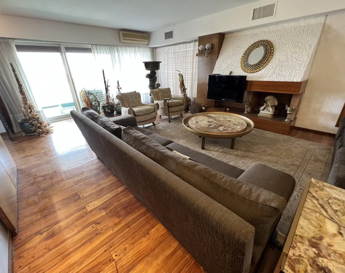 Apartamento mobiliado de 4 dormitórios em Palermo