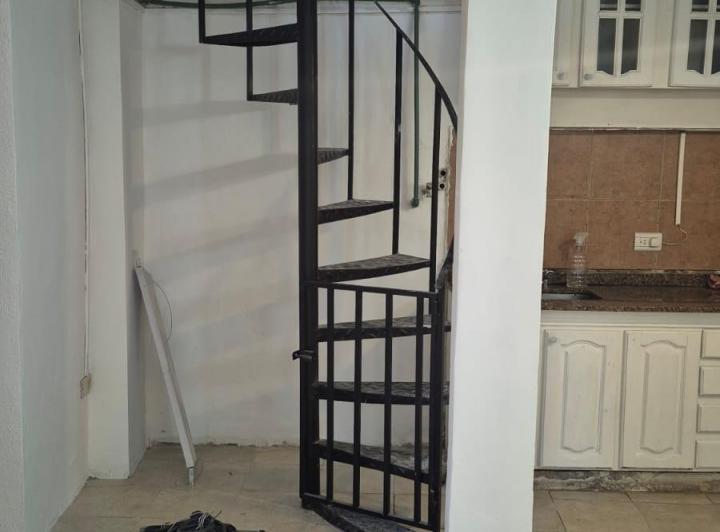 PH com 2 dormitórios no fundos com pátio em Martínez