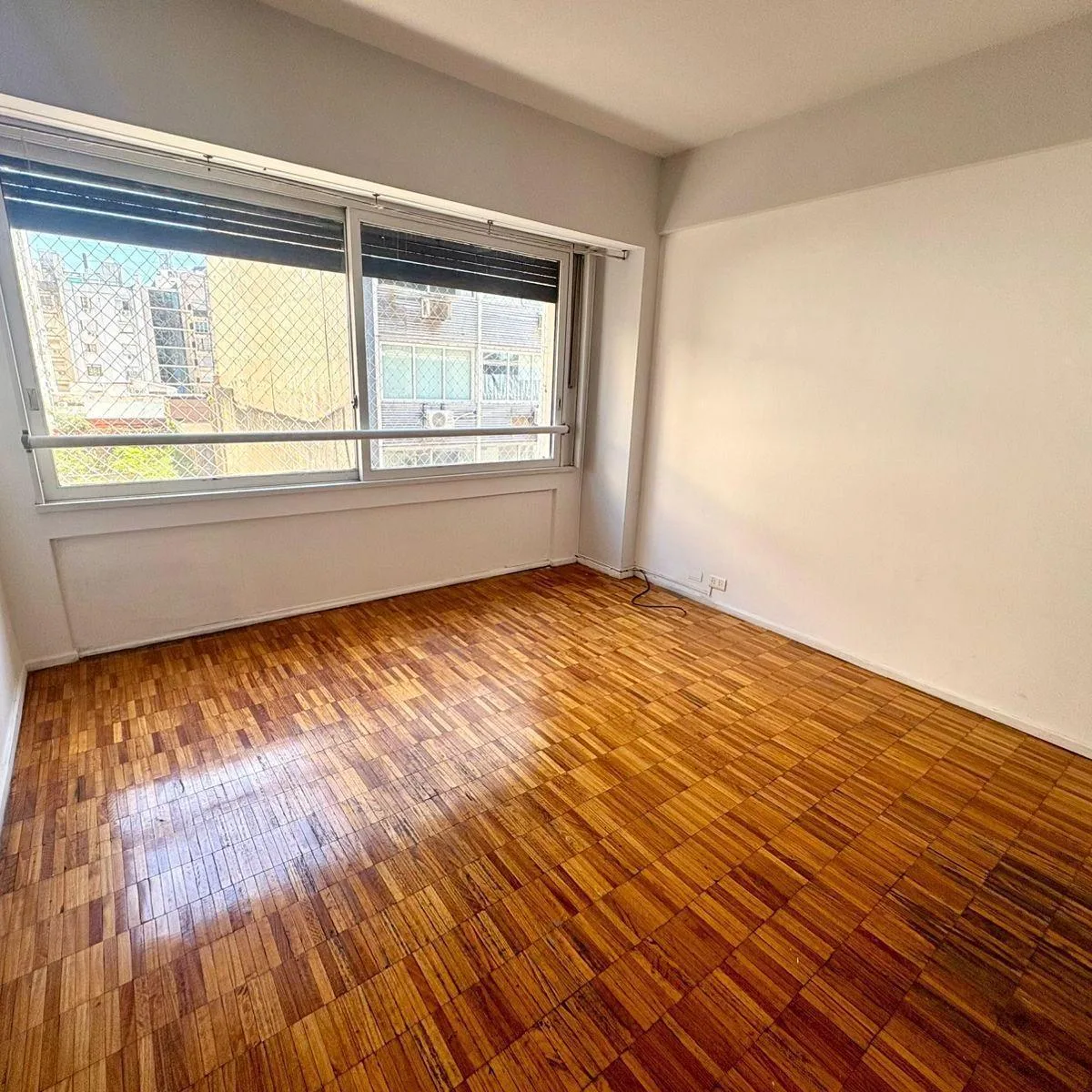 Departamento de 2 ambientes con 1 dormitorio al frente en Retiro