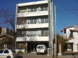 Kitnet apta para uso profissional em Almirante Brown