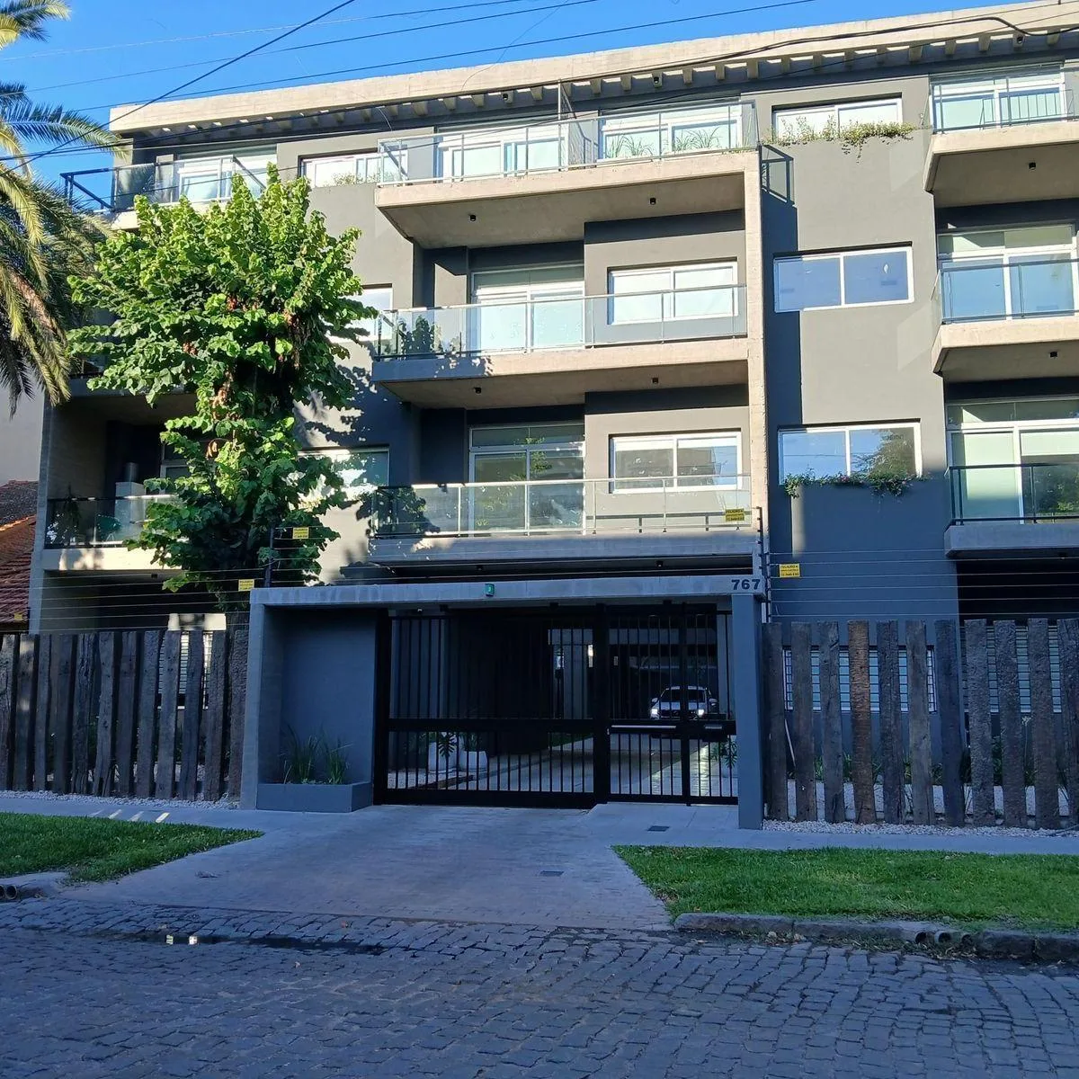 Studio with private patio and parking