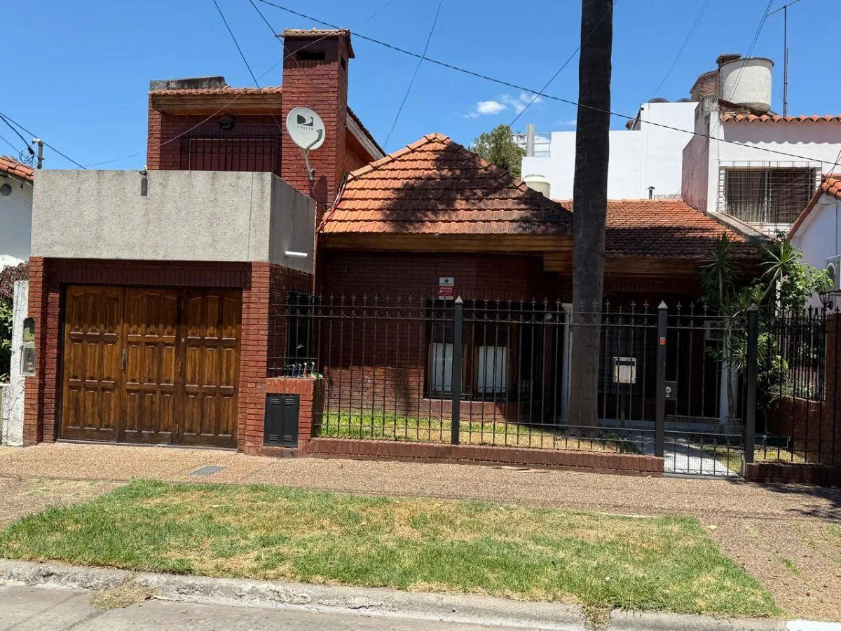 Casa en Venta / Alquiler – 4 Ambientes en Villa Sarmiento