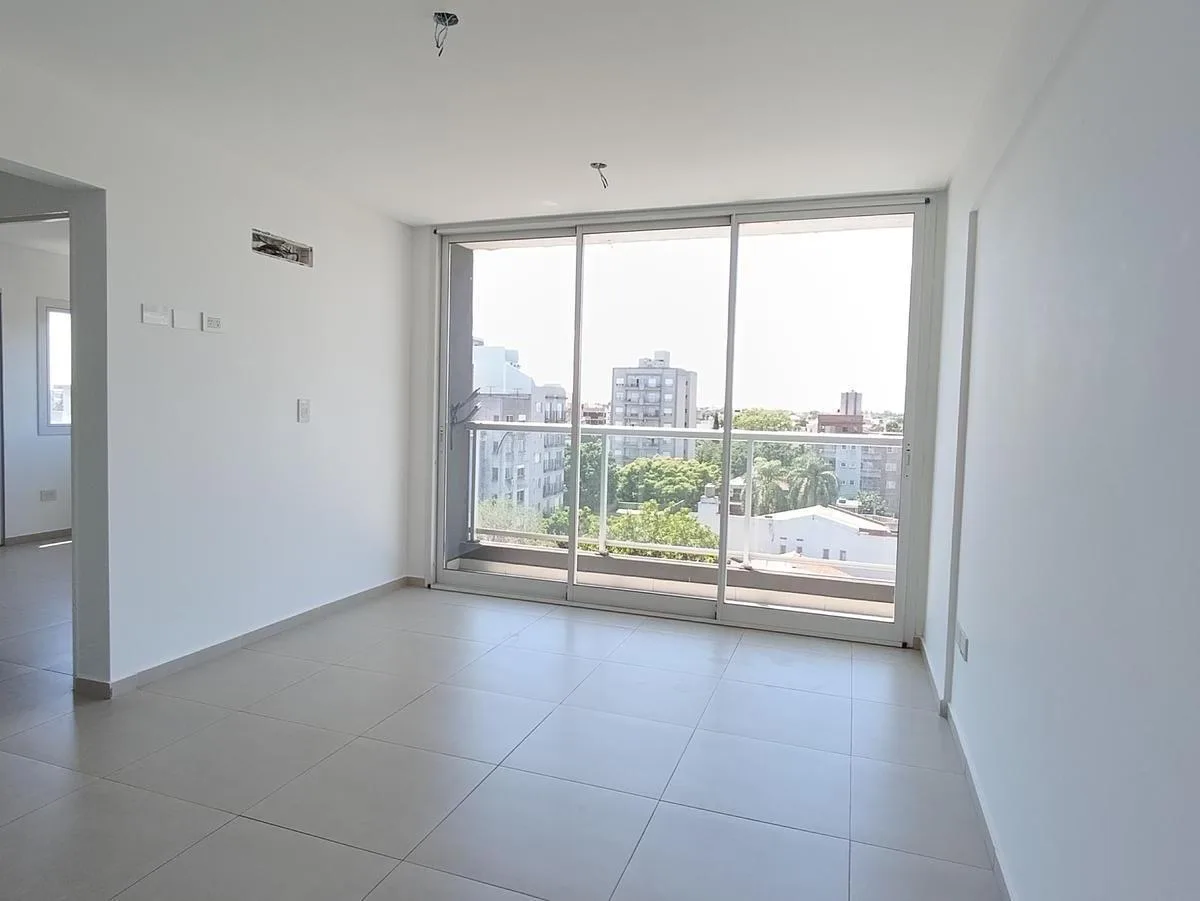 Apartamento de dois ambientes para locação em Morón Sur