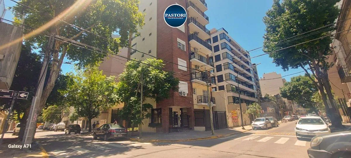 2 ambientes con balcón