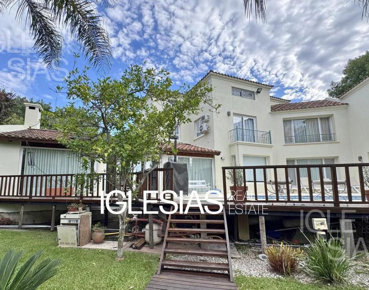 Дом на реке с 4 спальнями в Santa María de Tigre