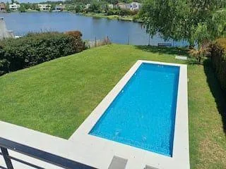 Furnished four-bedroom house by the lagoon in Tigre