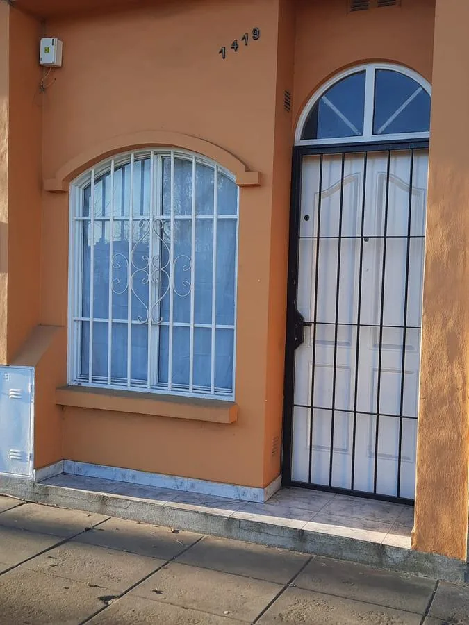 PH com 1 quarto de frente para a rua em Ituzaingó