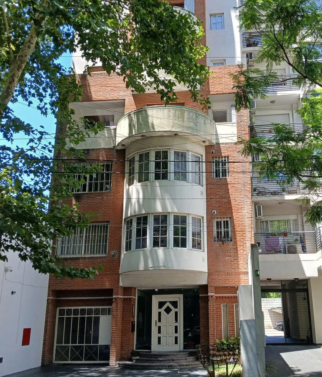 Monoambiente al frente en Lomas de Zamora