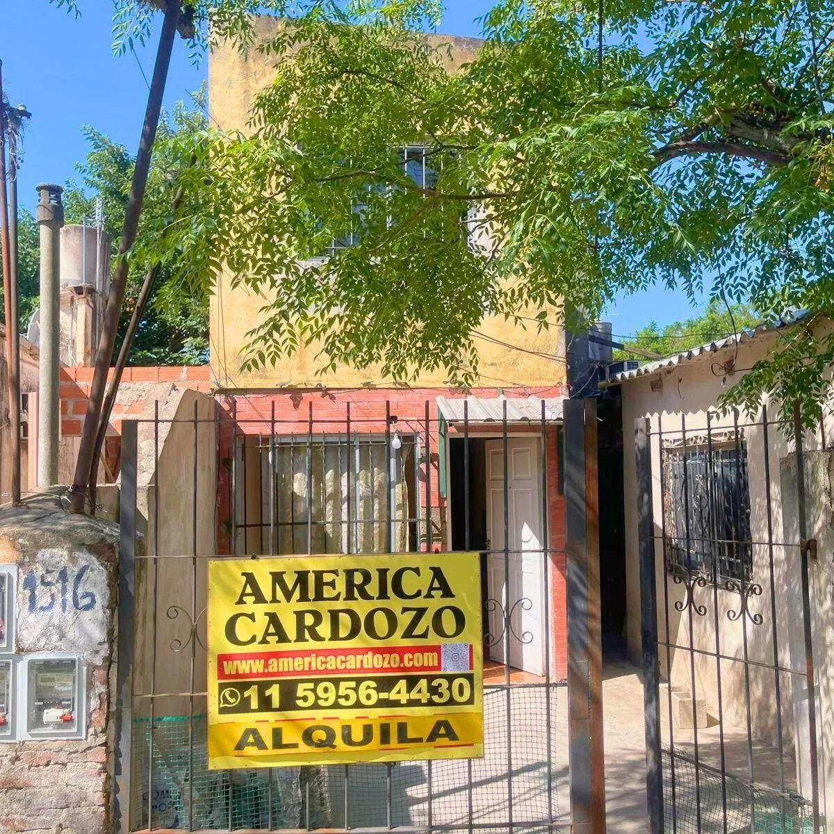 Two-bedroom duplex apartment in Moreno