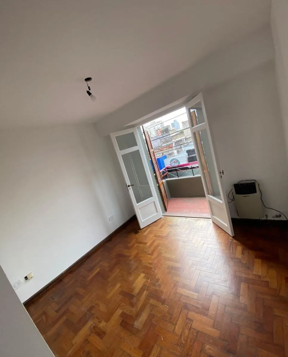 Two-bedroom apartment in General San Martín with patio