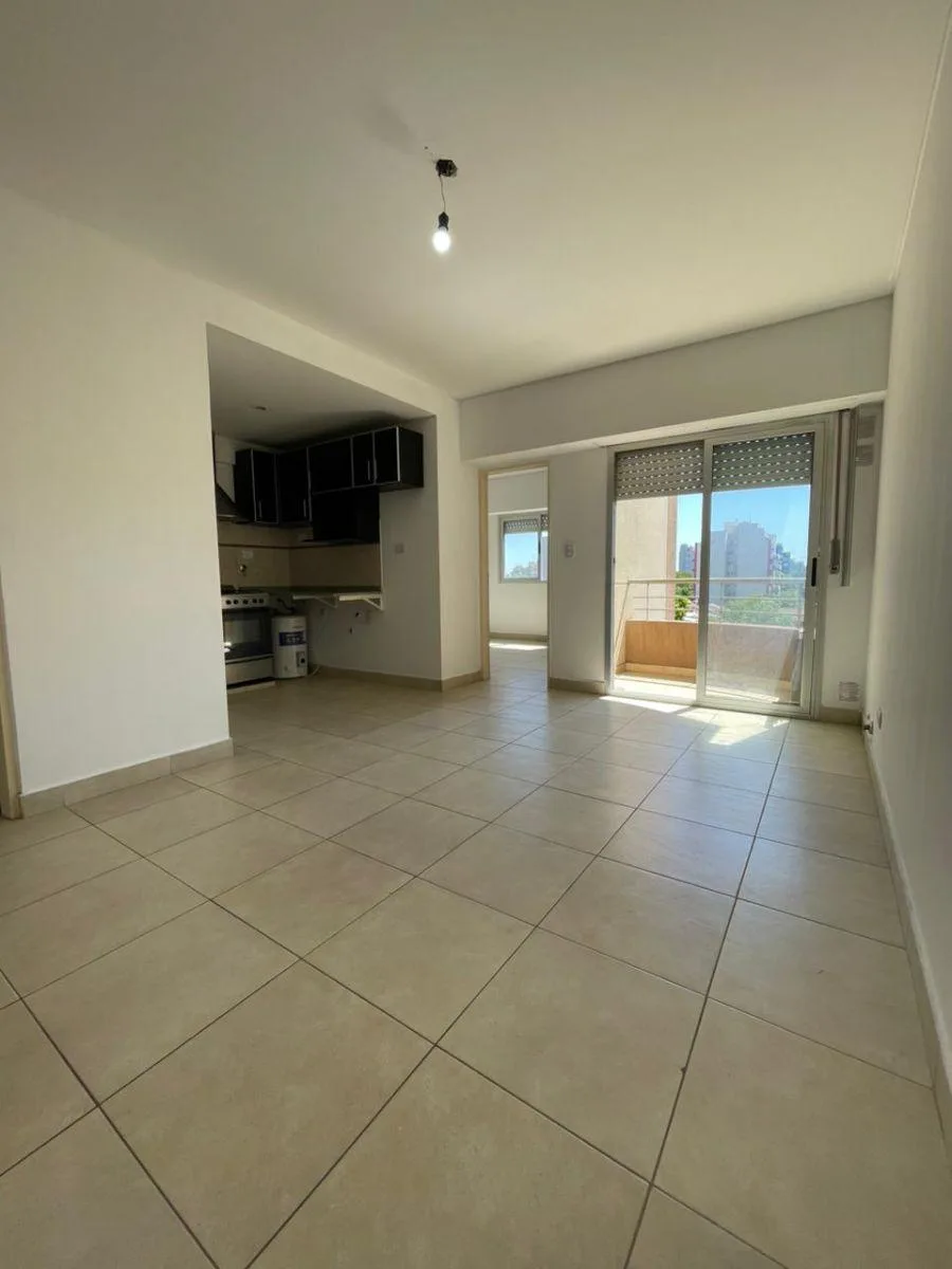 Departamento de 2 ambientes con cochera en Morón Sur