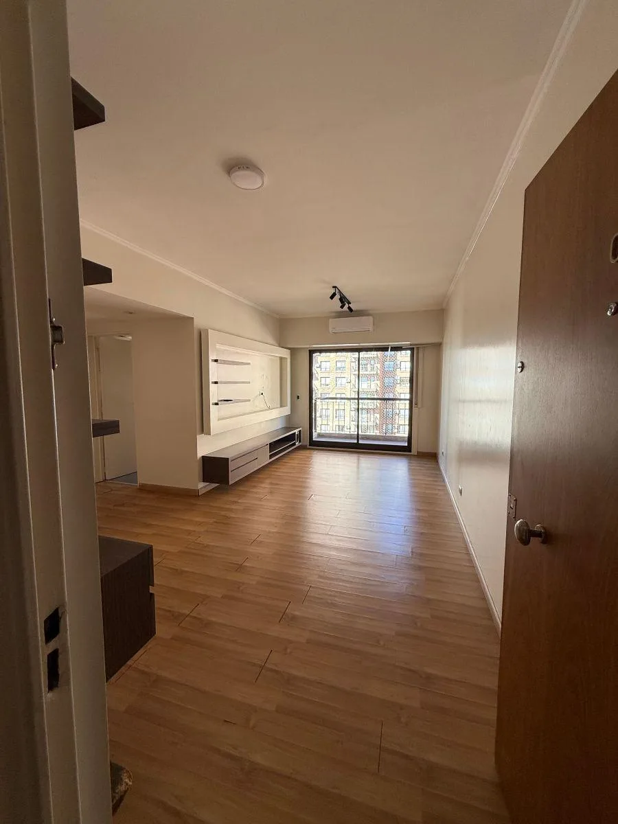 Two-room apartment with office in Núñez