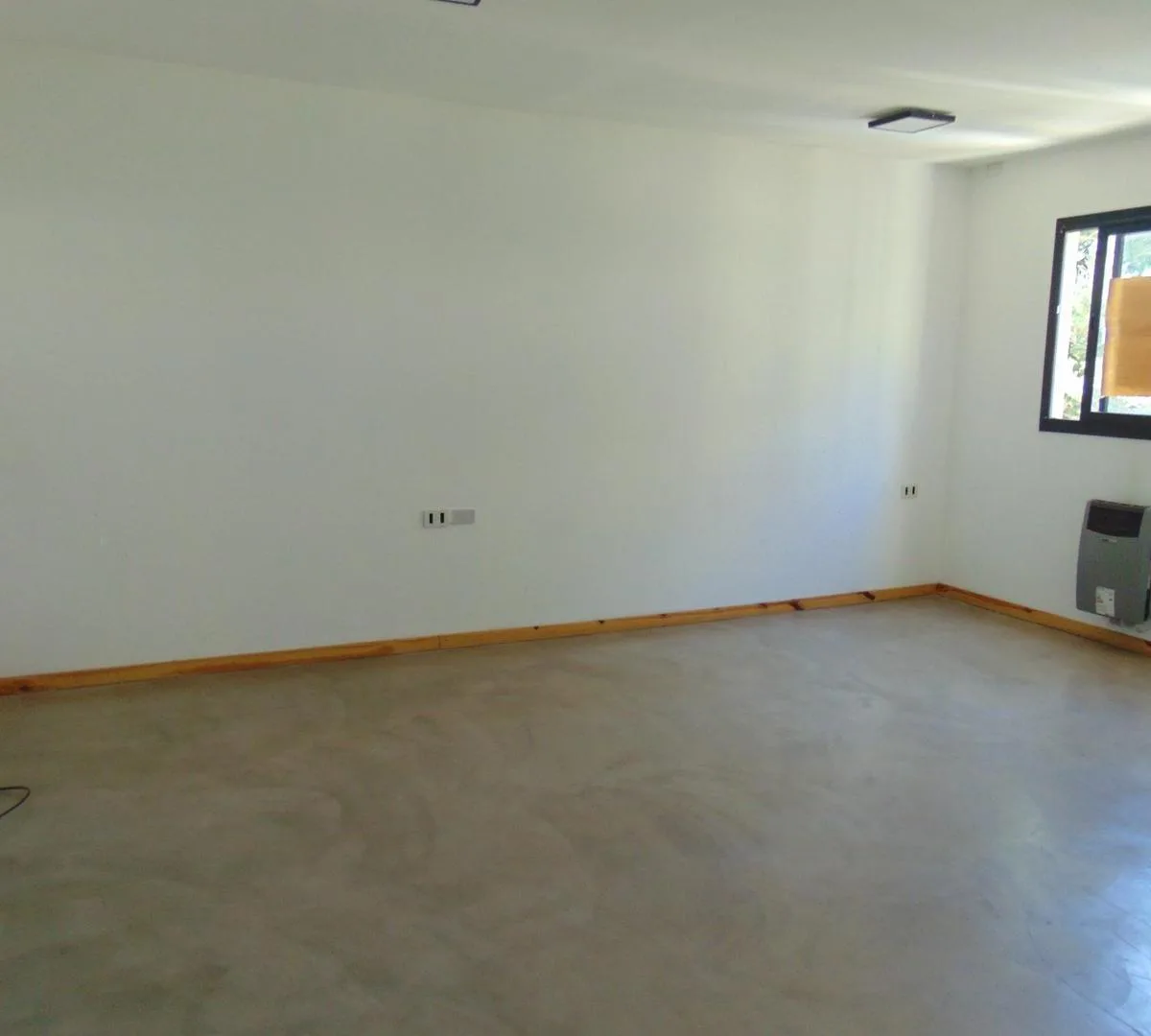 Departamento en 2º piso con balcón cerca de Estación Chilavert