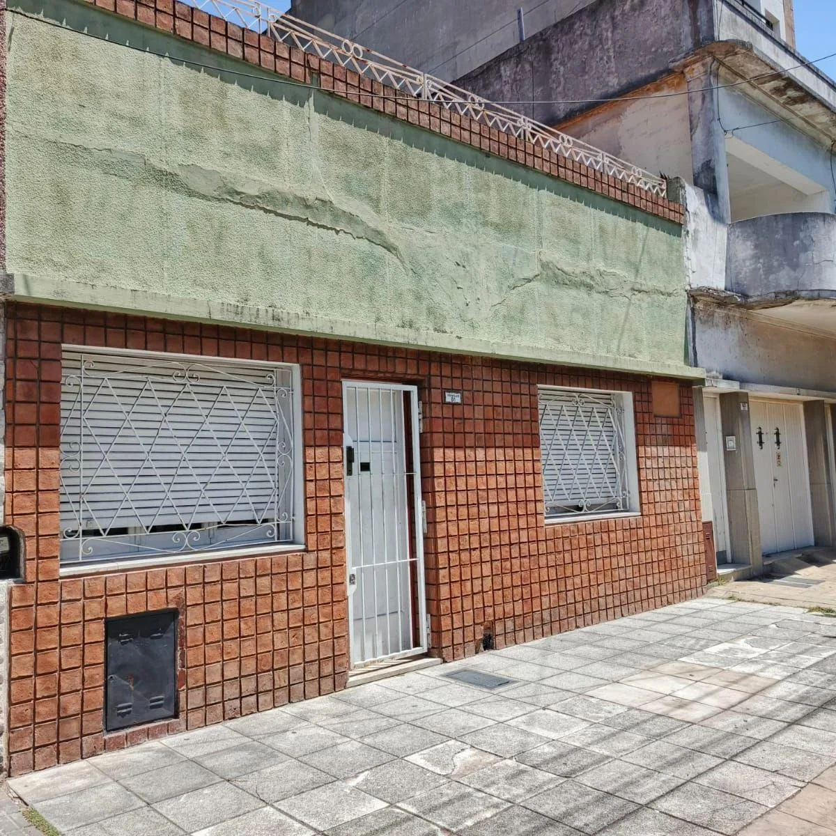 Casa de 3 ambientes na frente em Lanús