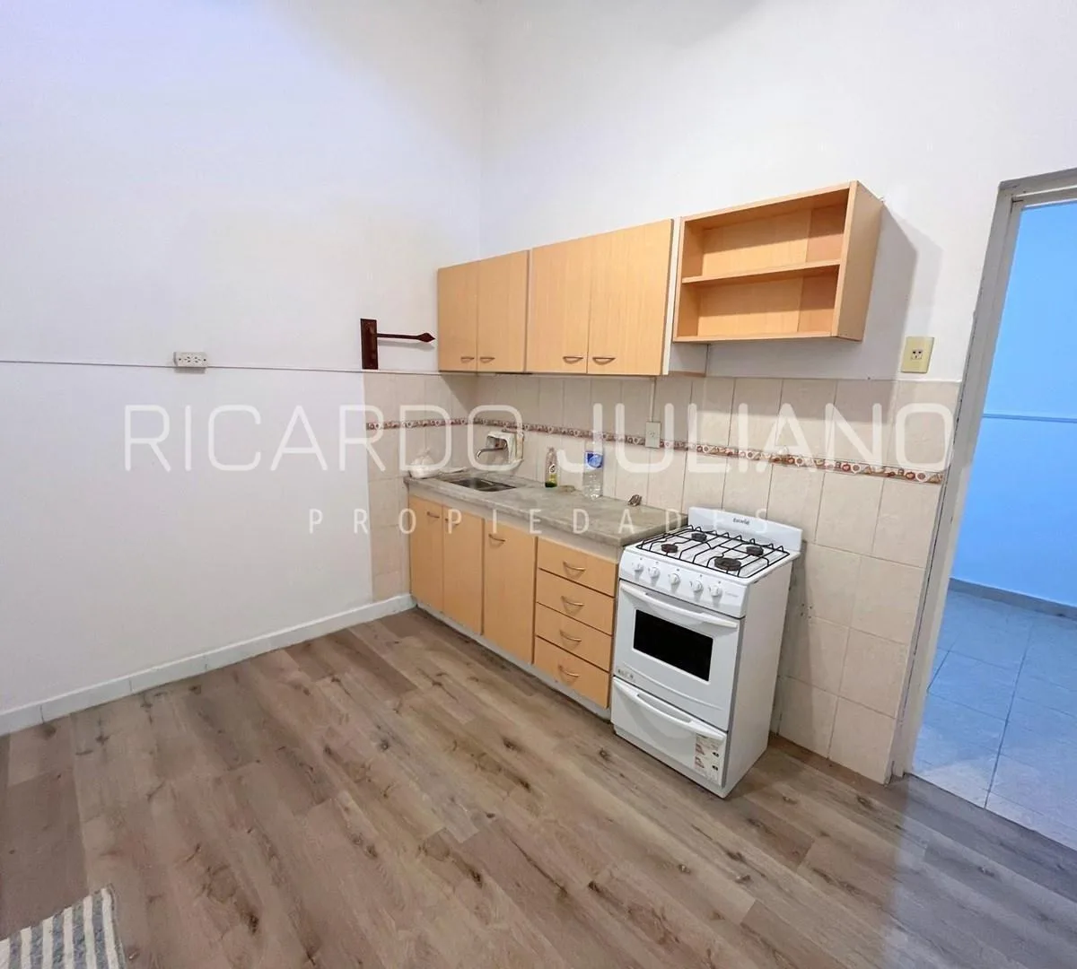 Ground-floor PH with 1 bedroom in Victoria
