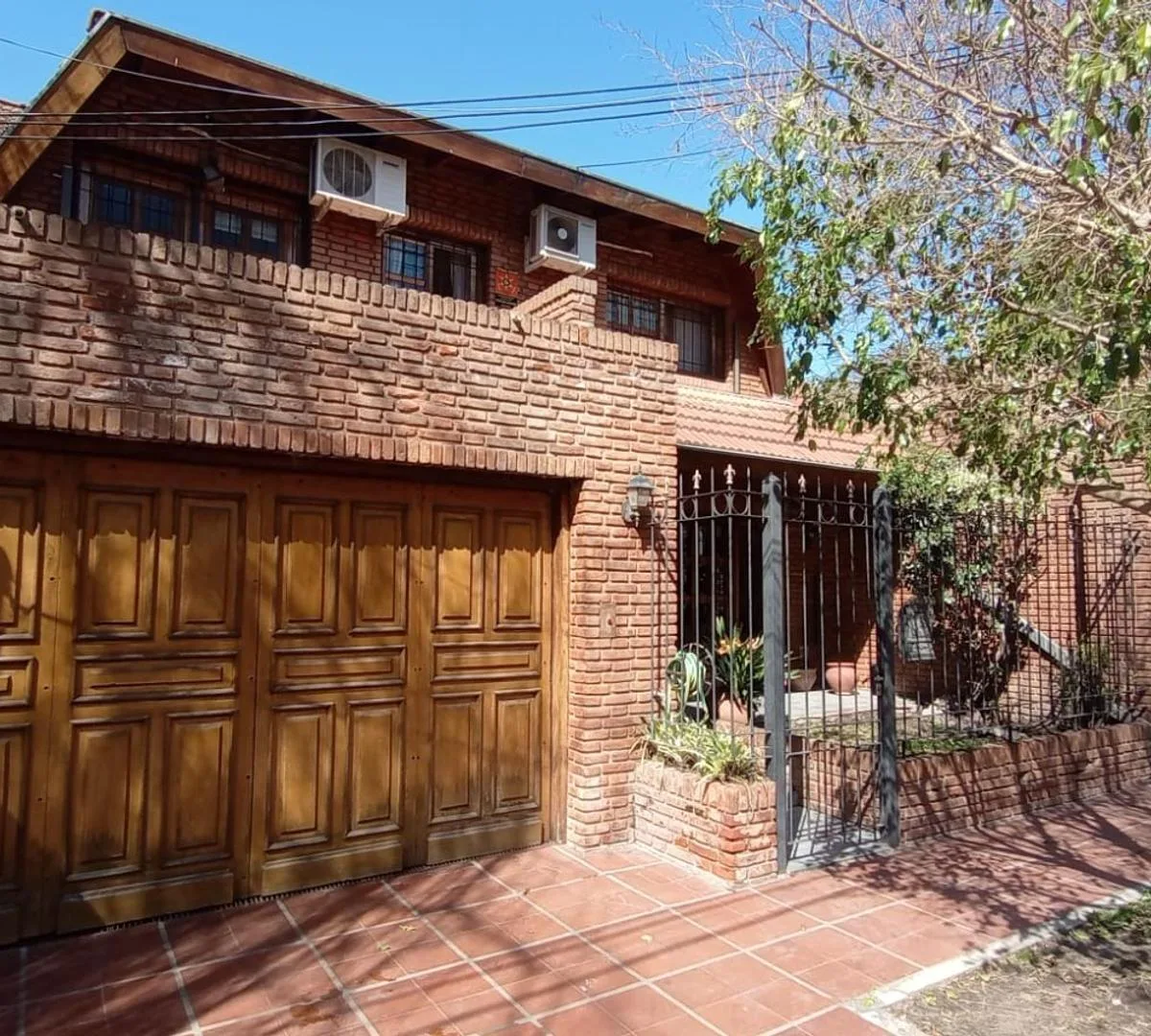 Дом с 4 спальнями в Don Torcuato