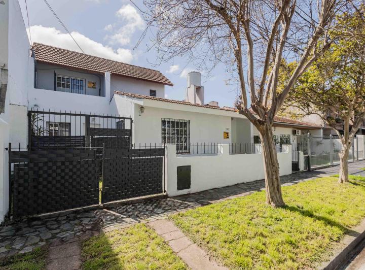 Дом с 4 спальнями и бассейном в Beccar