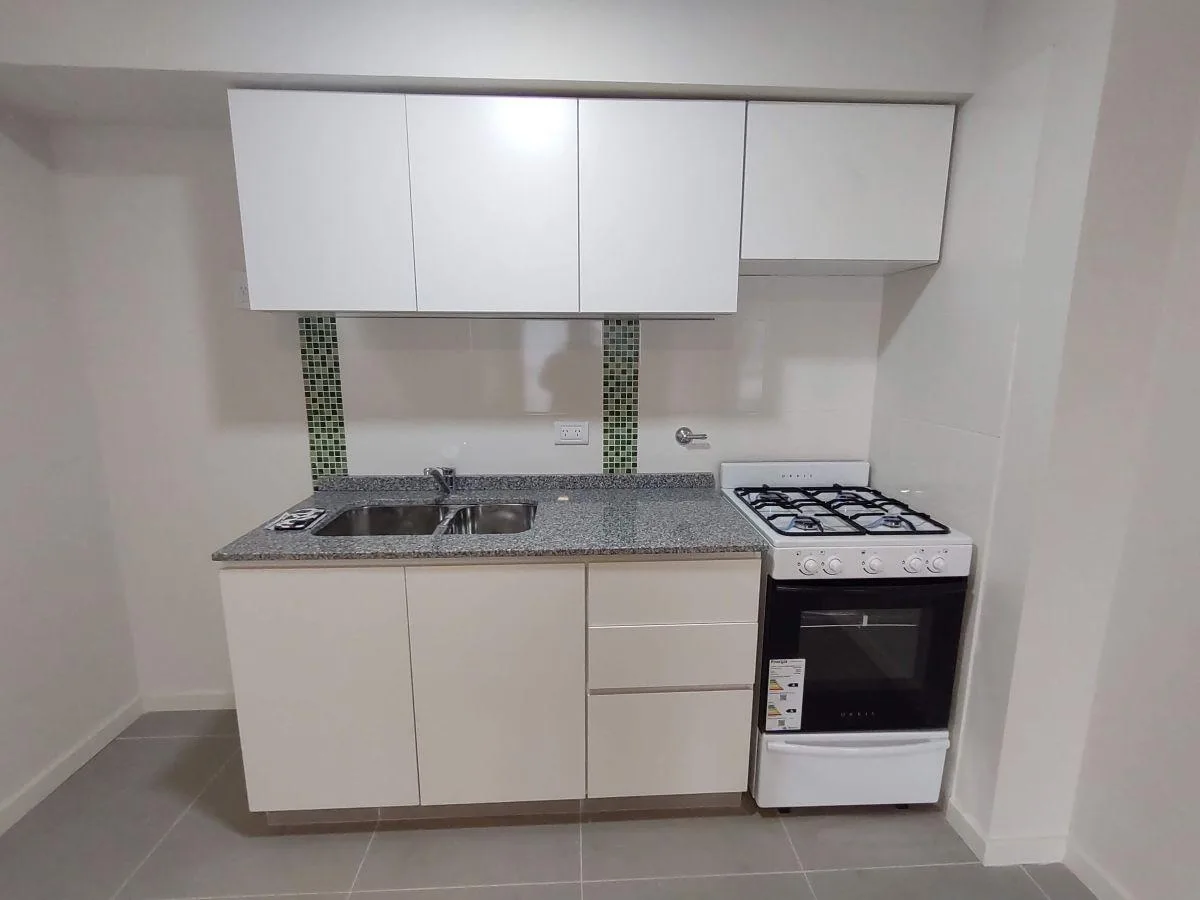 Two-room apartment in Villa Bosch, two blocks from the train station