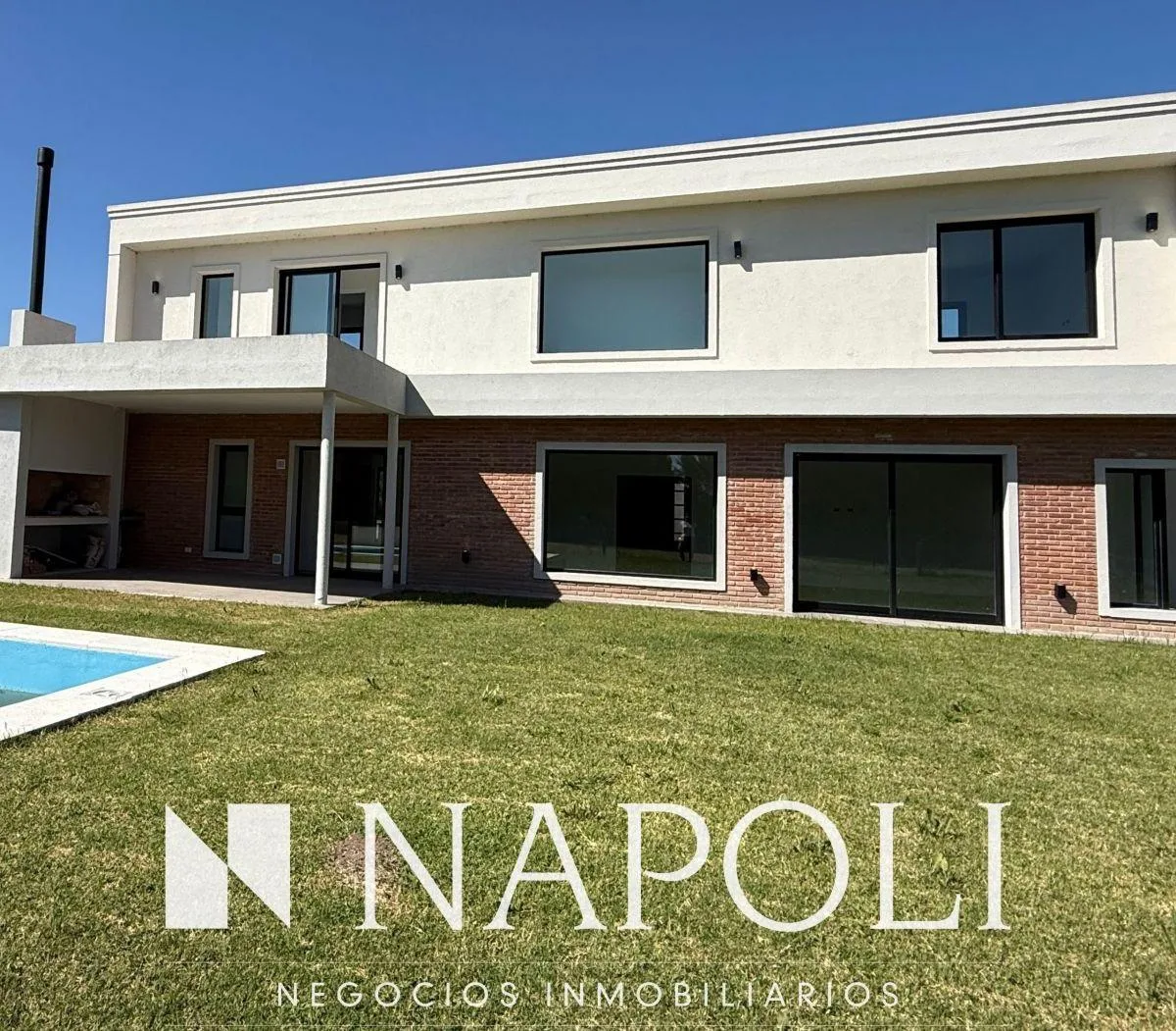 Casa nova com 4 dormitórios em Presidente Perón