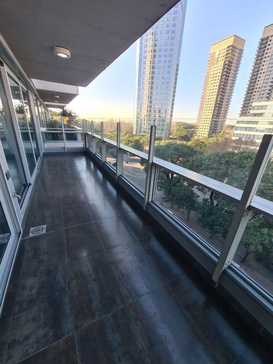 Departamento de 3 ambientes con cochera en Puerto Madero