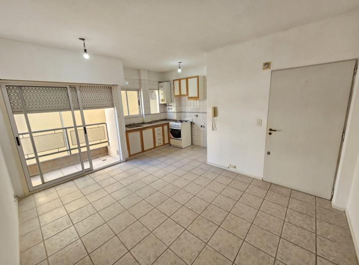 Two-room, one-bedroom apartment with balcony in Villa Urquiza
