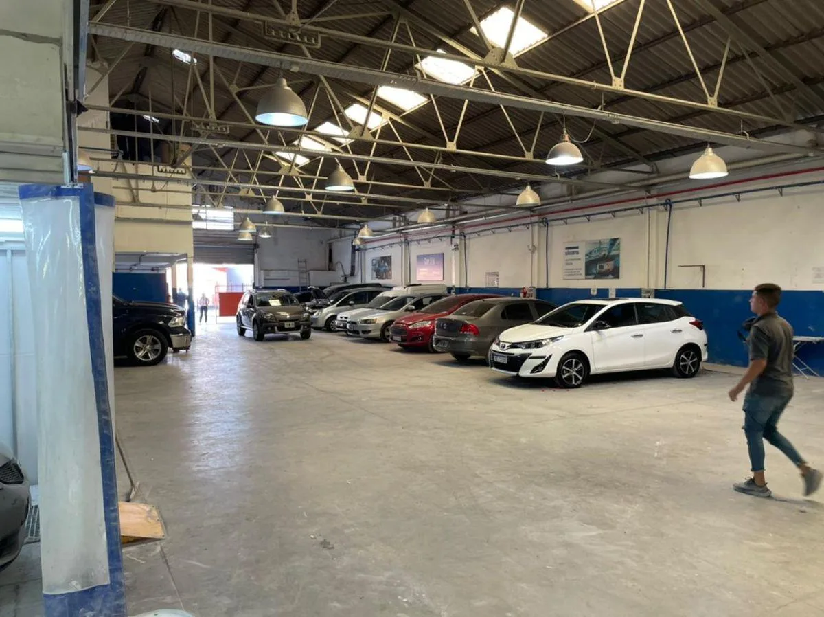 Excelente Inmueble Industrial, Sobre 20 m de Frente