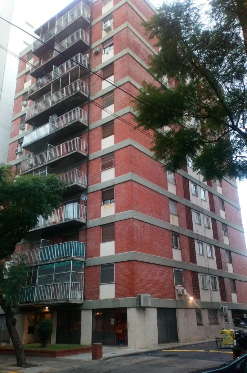 Departamento en Alquiler Florida Oeste Contrafte 61 m&sup2; Exc Ubicacion Muy Buen Estado