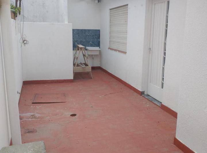 PH de dois ambientes com 1 quarto, pátio e área de lavanderia em Beccar