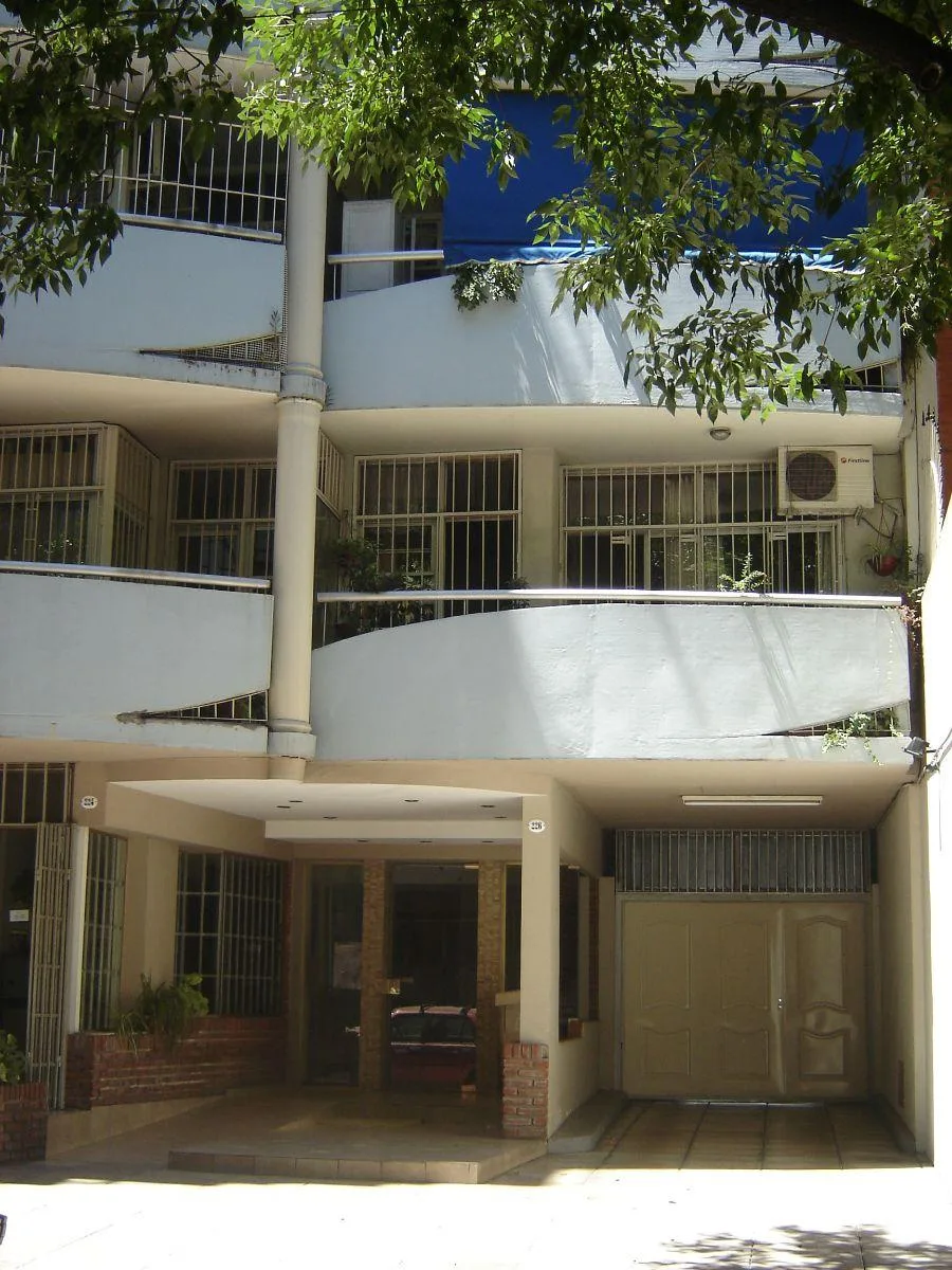 Departamento de 3 ambientes en Flores