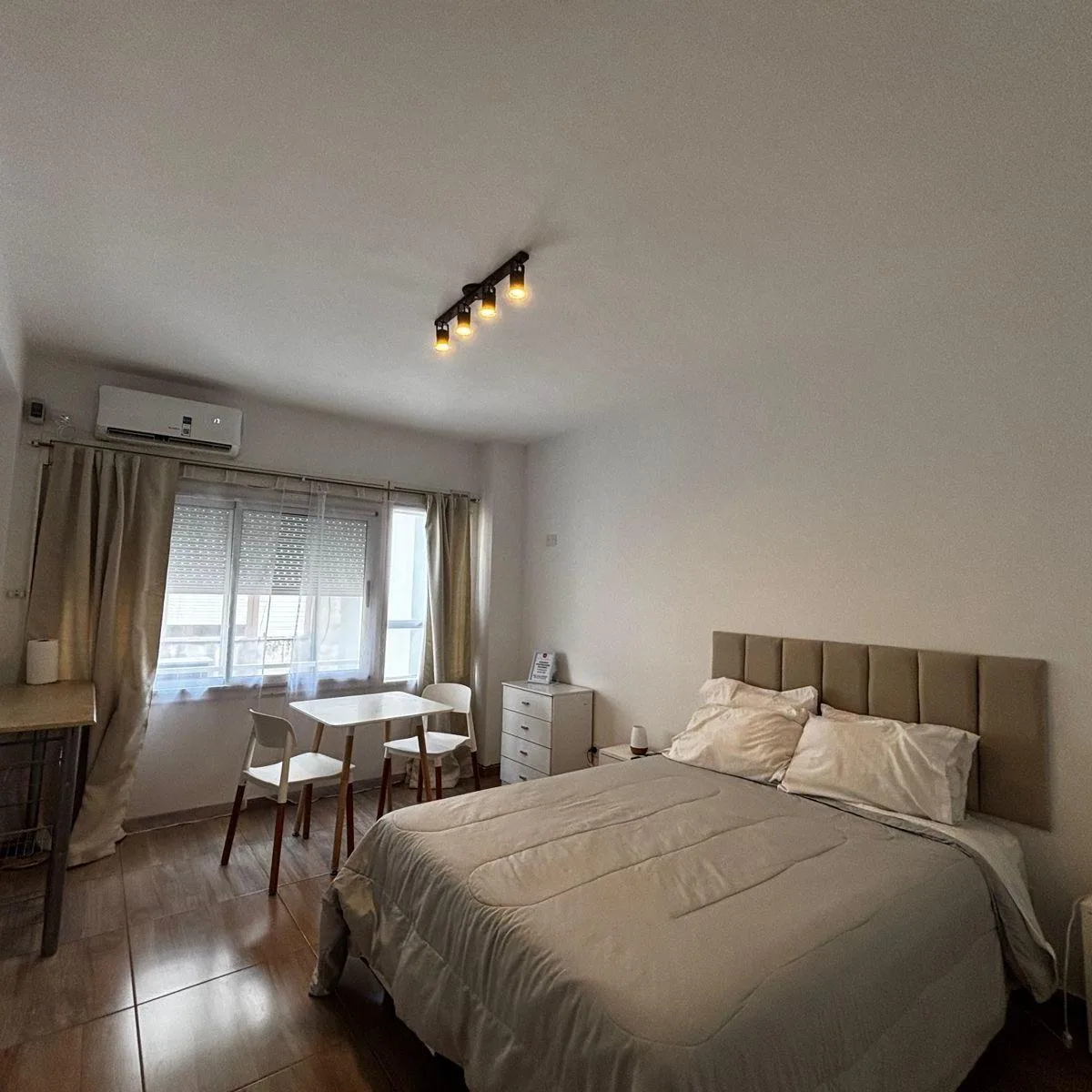 Kitnet no Balvanera com 1 quarto e serviços à parte
