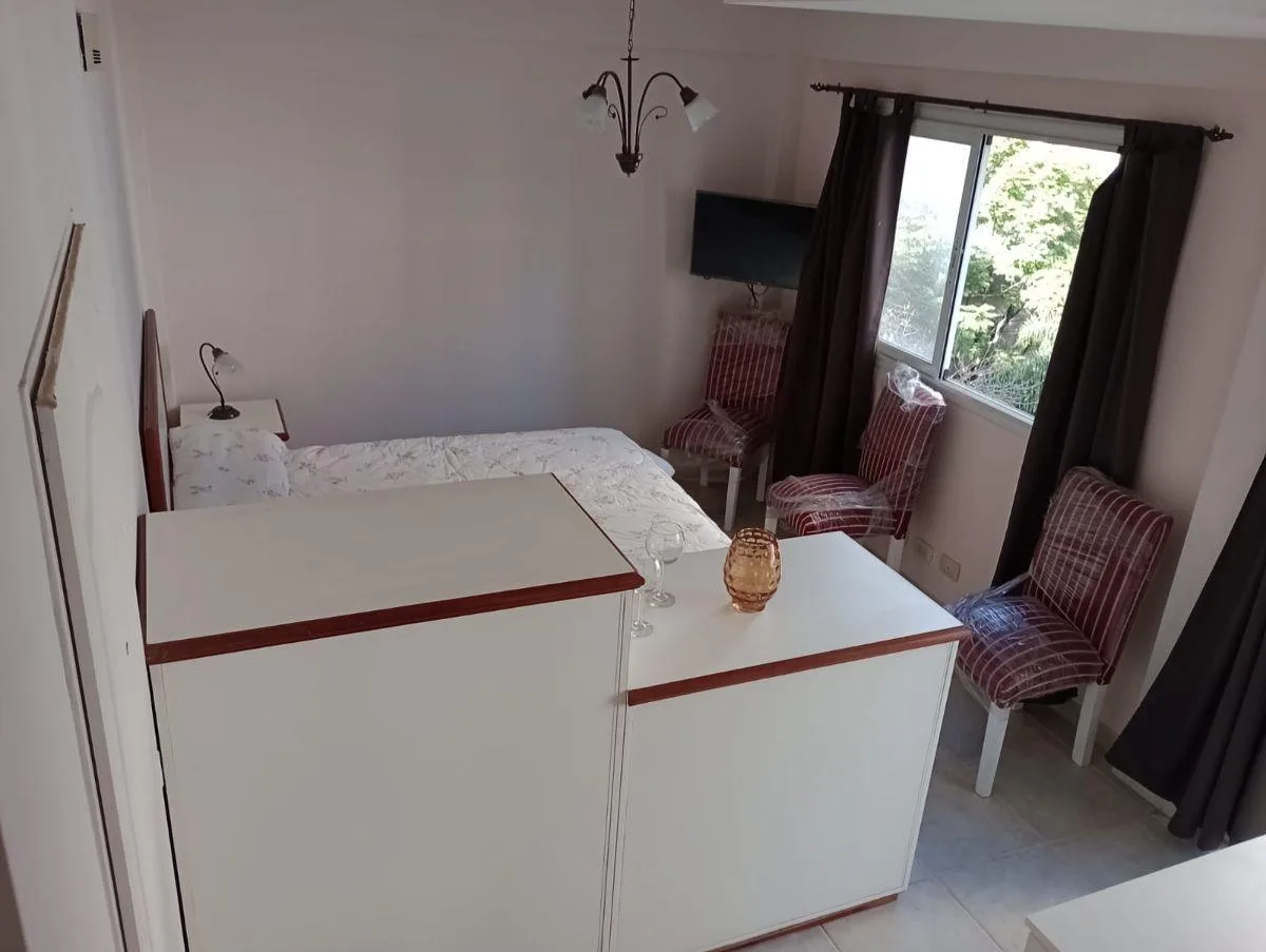 Departamento monoambiente amoblado en Lomas de Zamora (zona centro)