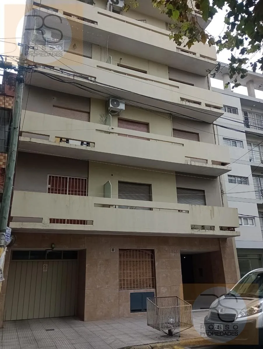 Departamento de 3 ambientes apto profesional en Ramos Mejía